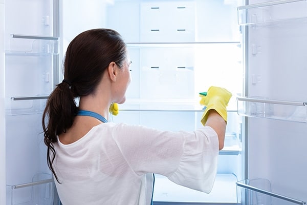Prep Refrigerator for Vacation Home